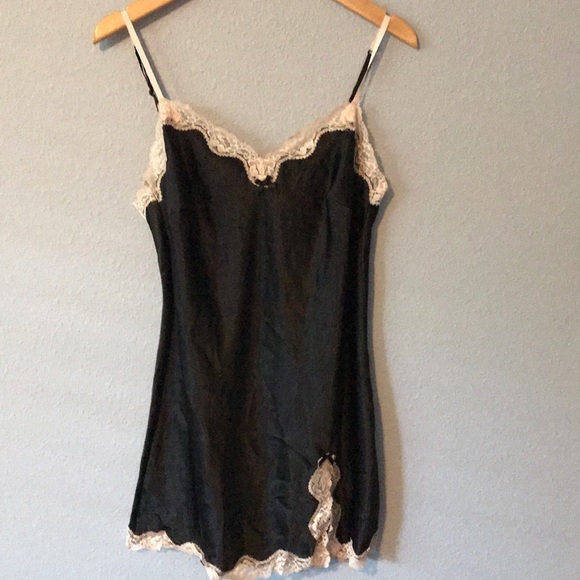 Victoria's Secret Other - EUC Victoria’s Secret Black & Cream Lace Slip M